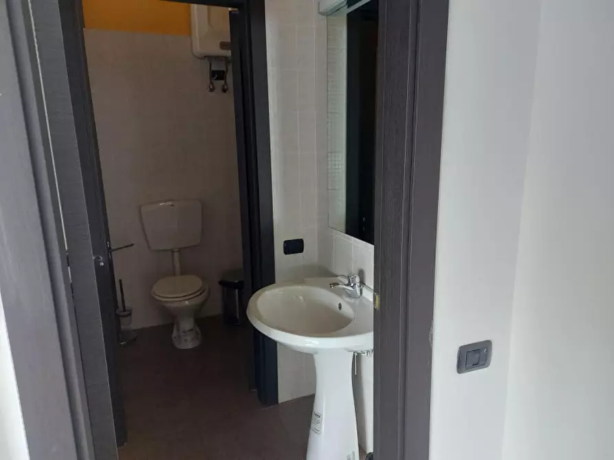 Immagine 10 di Ufficio in vendita  in Corso Moncenisio, N. 43 a Rosta