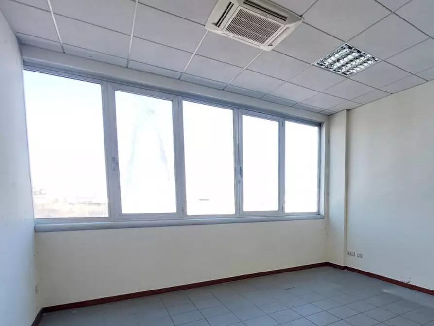 Immagine 9 di Ufficio in vendita  in Via Francesco Crispi, N. 7 a Osimo