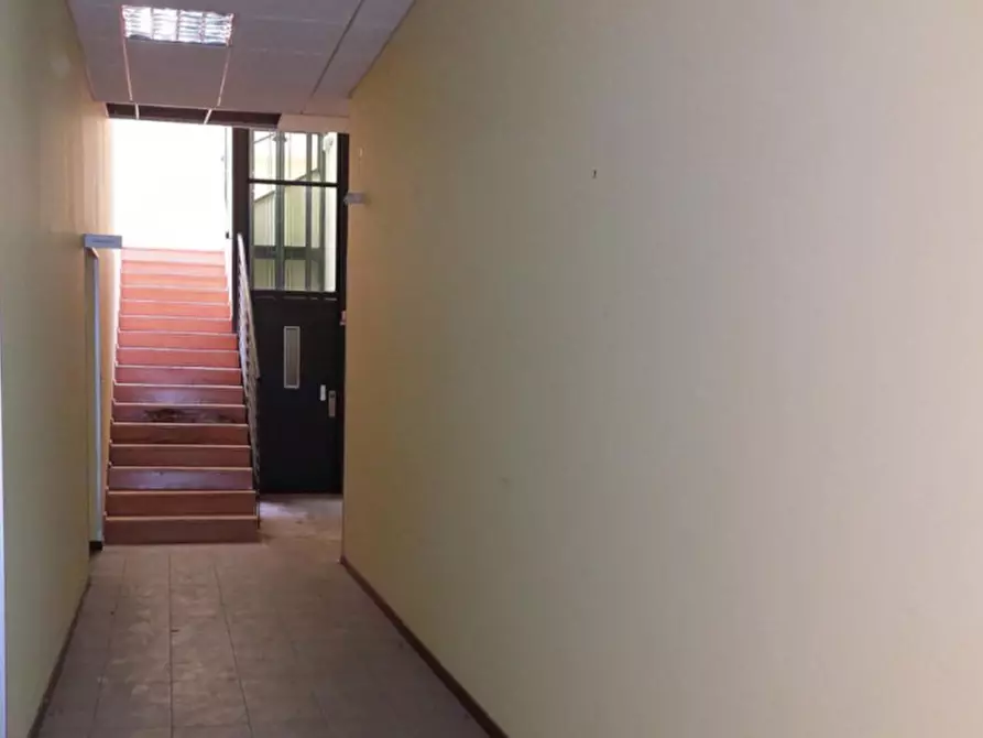 Immagine 12 di Ufficio in vendita  in Via Francesco Crispi, N. 7 a Osimo