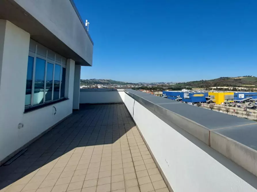 Immagine 12 di Ufficio in vendita  in Via Achille Grandi, N. 10 a Osimo