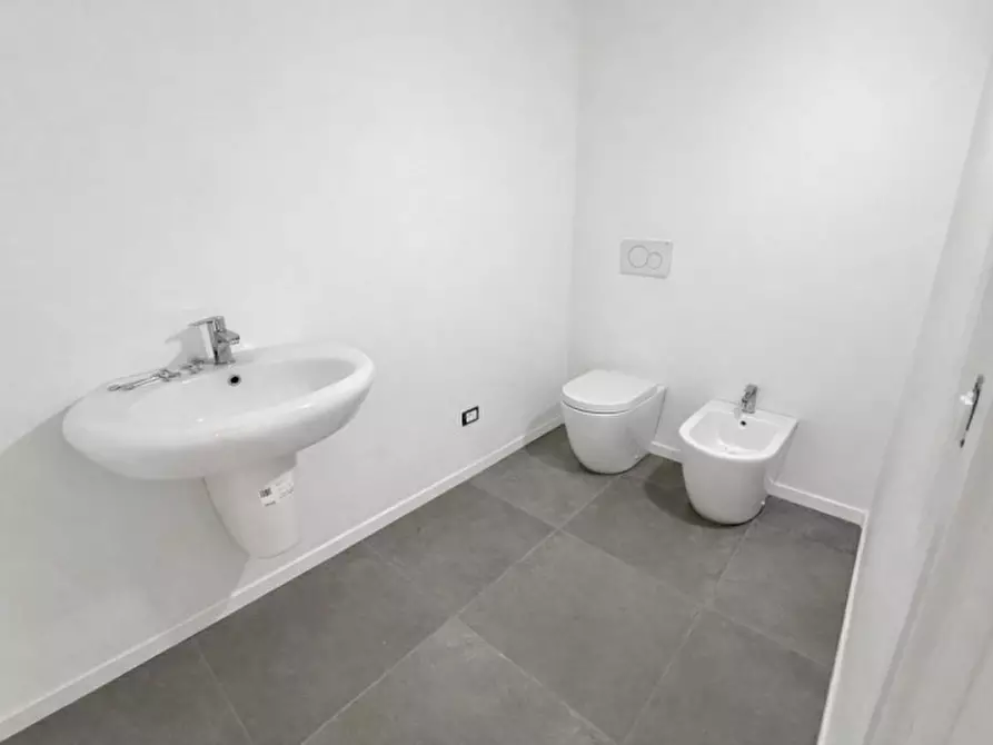 Immagine 7 di Appartamento in vendita  in Via Nino Bixio, 7 a Vicenza