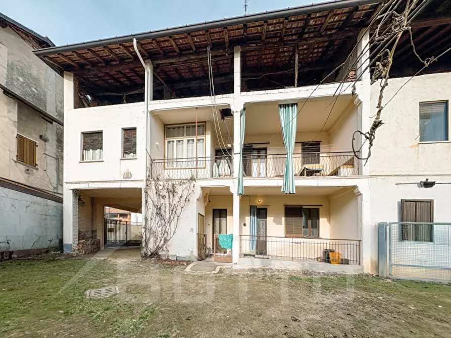 Immagine 37 di Villetta a schiera in vendita  in Via IV Novembre n.5 a Cavaglio D'agogna