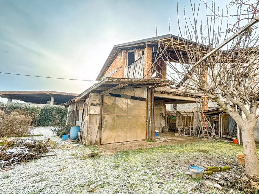 Immagine 43 di Villetta a schiera in vendita  in Via IV Novembre n.5 a Cavaglio D'agogna