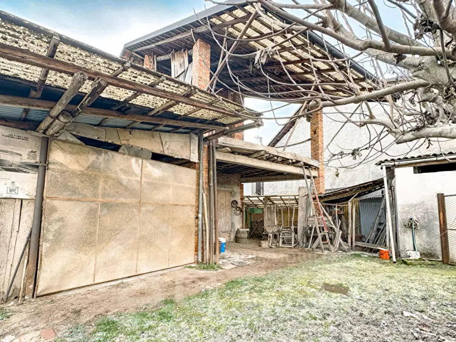 Immagine 44 di Villetta a schiera in vendita  in Via IV Novembre n.5 a Cavaglio D'agogna