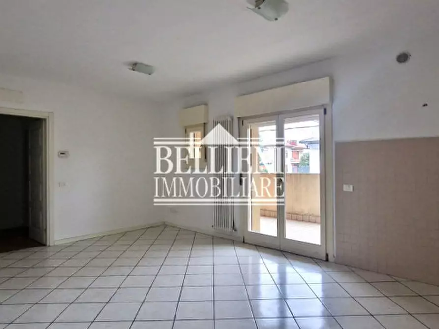 Immagine 2 di Appartamento in vendita  in Viale del verme a Vicenza