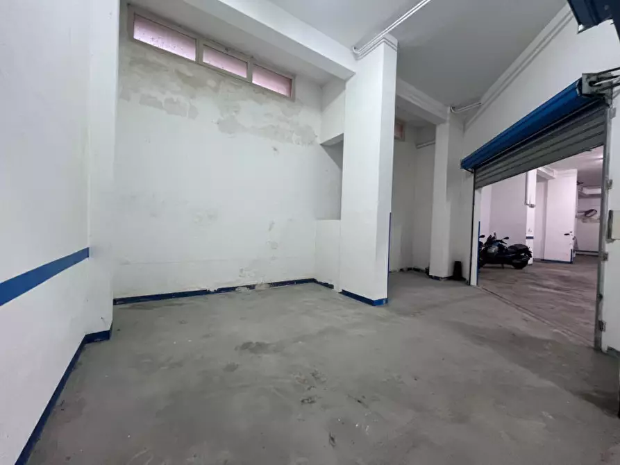 Immagine 3 di Garage in vendita  in via portogallo a Palermo