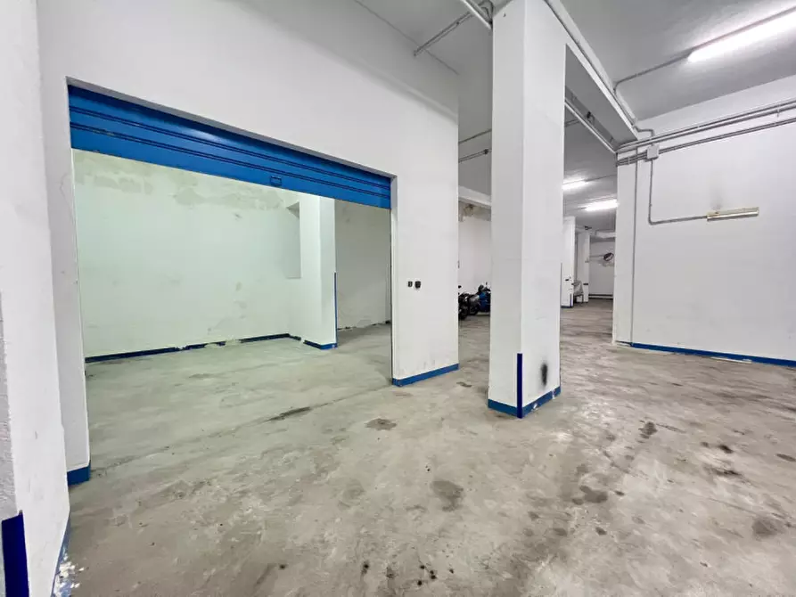 Immagine 5 di Garage in vendita  in via portogallo a Palermo