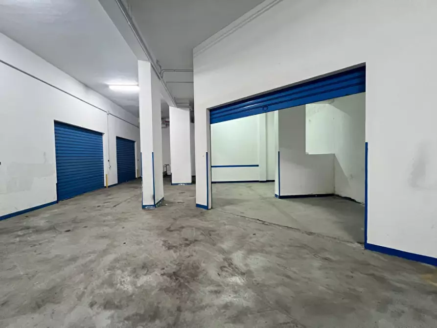 Immagine 6 di Garage in vendita  in via portogallo a Palermo