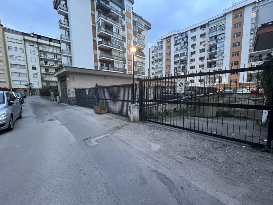 Immagine 9 di Garage in vendita  in via portogallo a Palermo