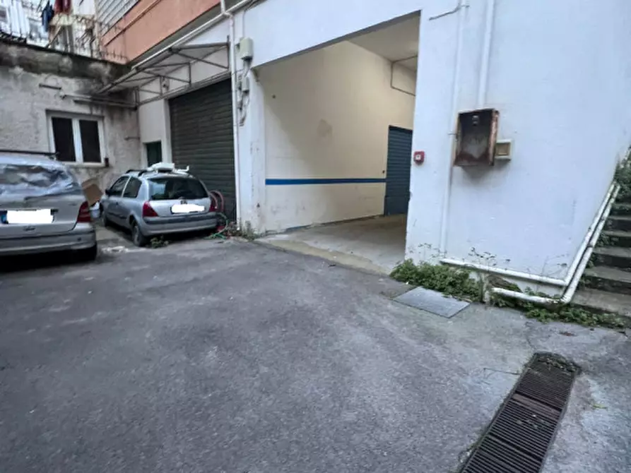 Immagine 10 di Garage in vendita  in via portogallo a Palermo
