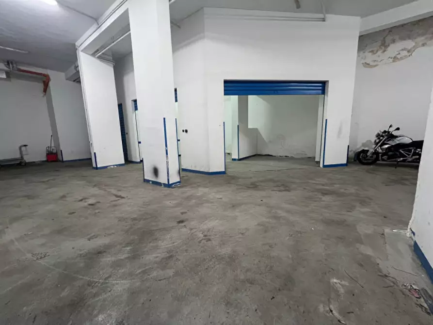 Immagine 13 di Garage in vendita  in via portogallo a Palermo