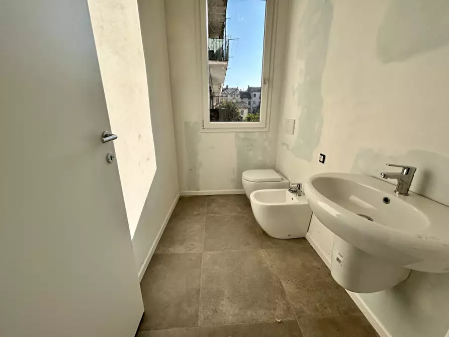 Immagine 2 di Appartamento in vendita  in Via Nino Bixio, 7 a Vicenza