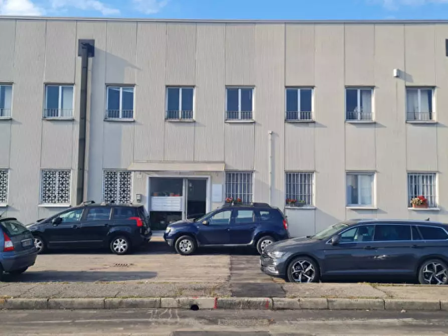 Immagine 2 di Ufficio in affitto  in Via Lario a Buccinasco