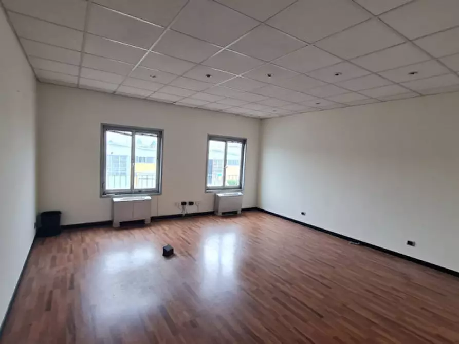 Immagine 5 di Ufficio in affitto  in Via Lario a Buccinasco