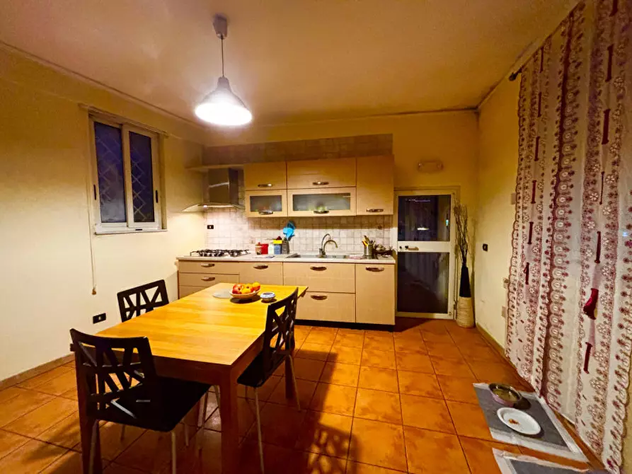 Immagine 1 di Appartamento in vendita  in CORSO VITTORIO EMANUELE N°184 a Torre Del Greco