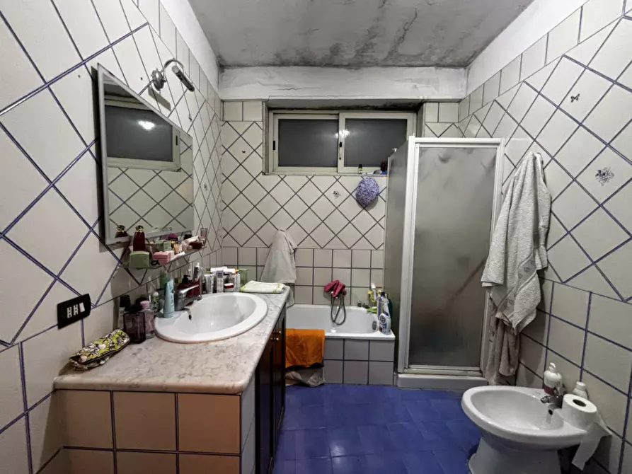 Immagine 4 di Appartamento in vendita  in CORSO VITTORIO EMANUELE N°184 a Torre Del Greco