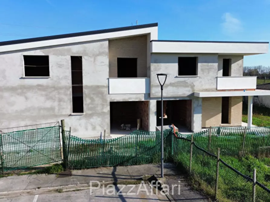 Immagine 3 di Casa bifamiliare in vendita  in Via Rossini a Brugine