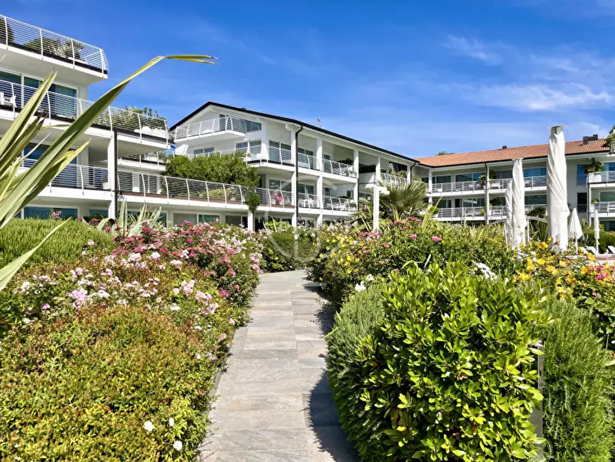 Immagine 6 di Attico in vendita  in Via Tito Speri a Padenghe Sul Garda