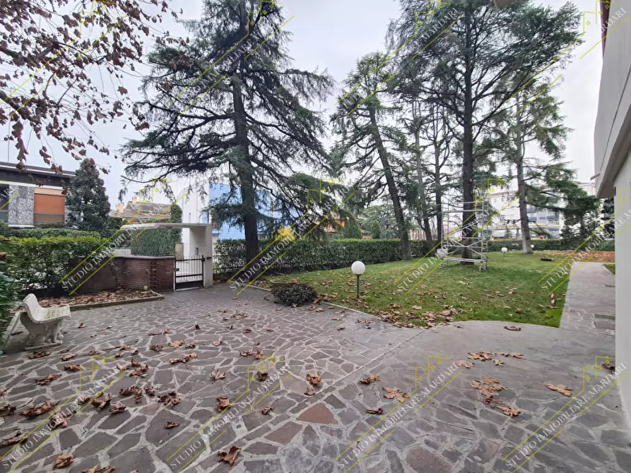 Immagine 3 di Appartamento in vendita  in via Marzabotto 116 a Modena