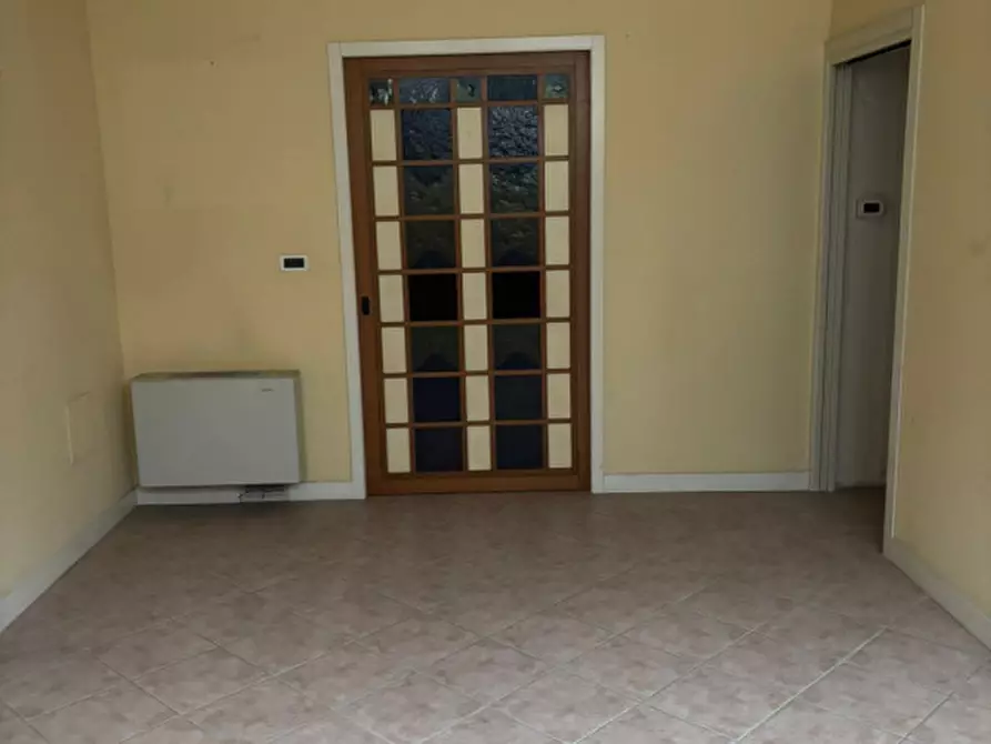 Immagine 3 di Negozio in vendita  in strà via manzoni, 5 a Stra