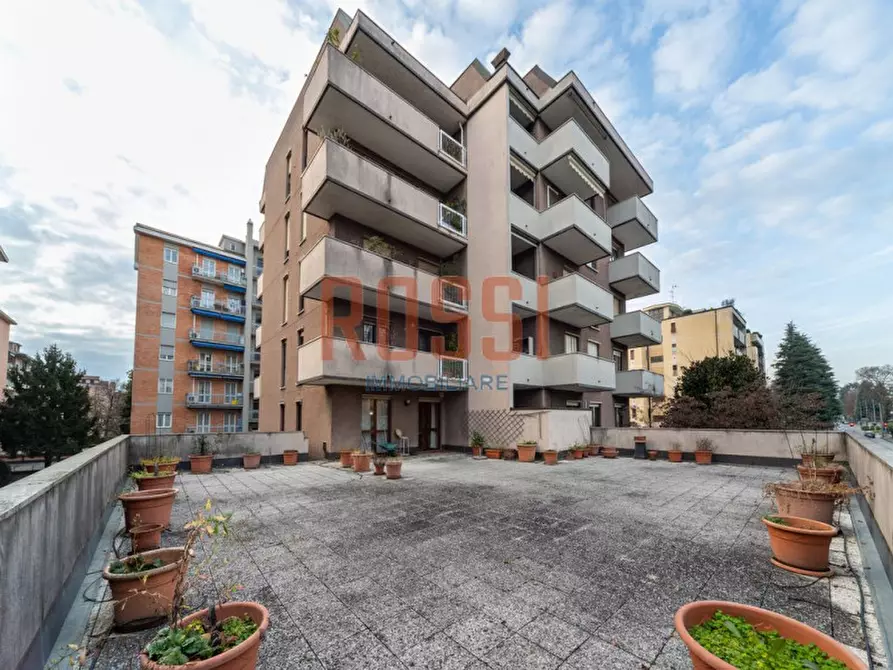 Immagine 1 di Appartamento in vendita  in VIA GOLDONI a Monza