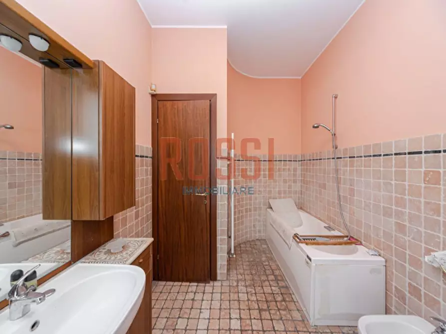 Immagine 12 di Appartamento in vendita  in VIA GOLDONI a Monza