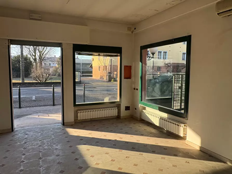 Immagine 14 di Negozio in vendita  in Via Vetrego,92 a Mirano