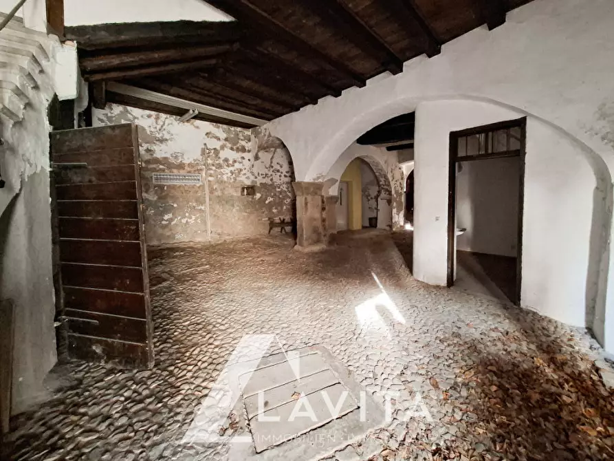 Immagine 11 di Palazzo in vendita  in Pinzoner Straße - Via Pinzano a Montagna .Montan.