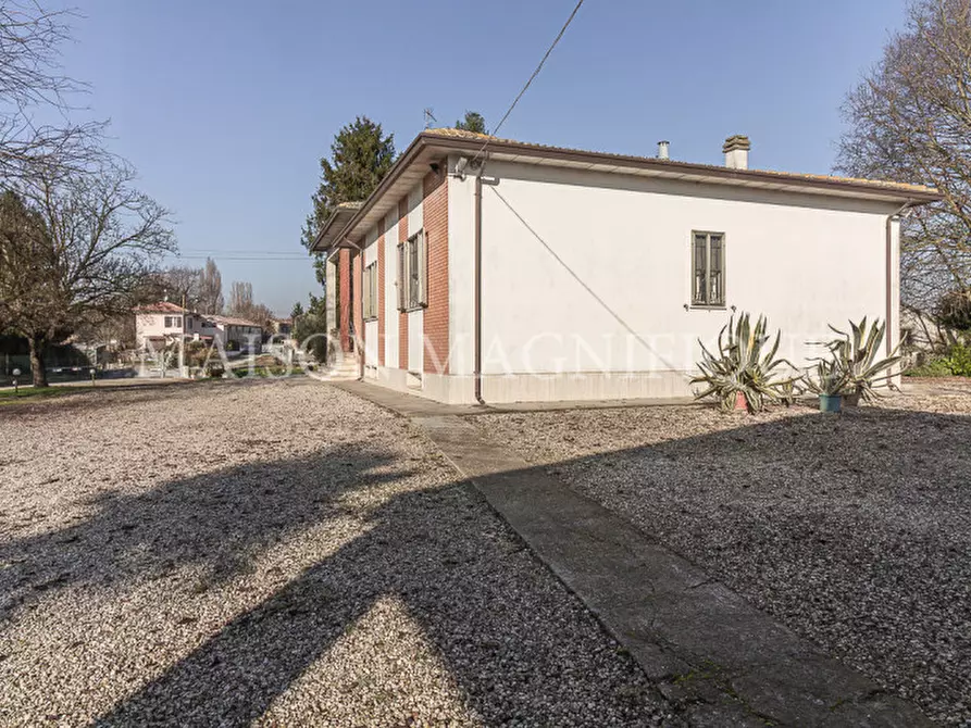 Immagine 61 di Villa in vendita  in Via Quartiere Runco a Portomaggiore