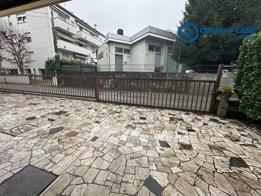 Immagine 2 di Casa indipendente in vendita  in Viale Porta Adige 16 a Rovigo