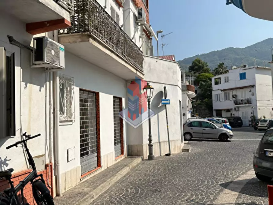 Immagine 12 di Appartamento in vendita  in ISCHIA-CASAMICCIOLA-VIA C.COLOMBO a Casamicciola Terme