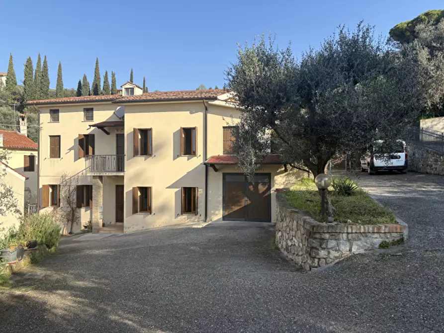 Immagine 2 di Casa indipendente in vendita  in Via Jacopo d'Arquà a Arqua' Petrarca