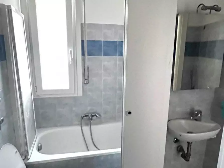 Immagine 6 di Appartamento in affitto  in Via Fratelli Rosselli 23/4 a Milano