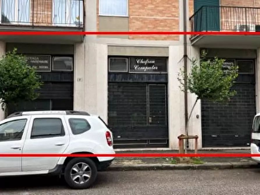 Immagine 1 di Negozio in vendita  in VIA CEFALONIA 9 a Verona