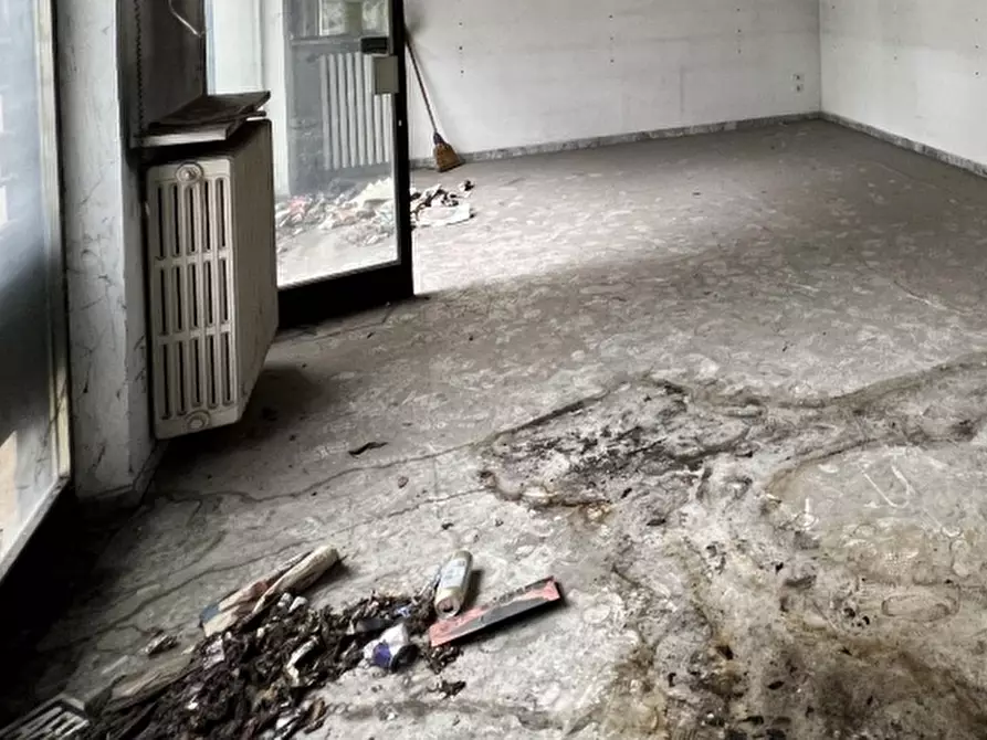 Immagine 6 di Negozio in vendita  in VIA CEFALONIA 9 a Verona