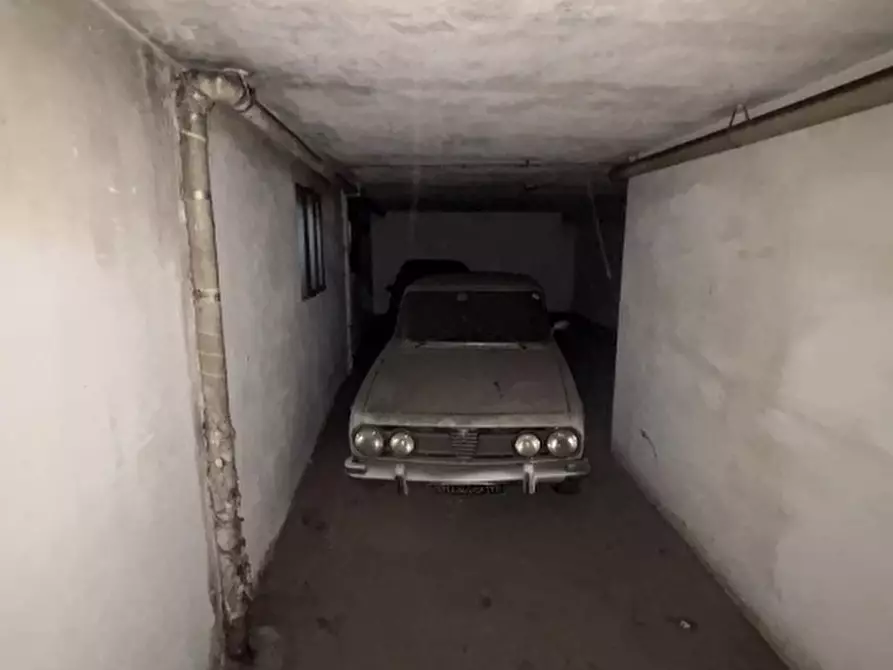 Immagine 11 di Negozio in vendita  in VIA CEFALONIA 9 a Verona