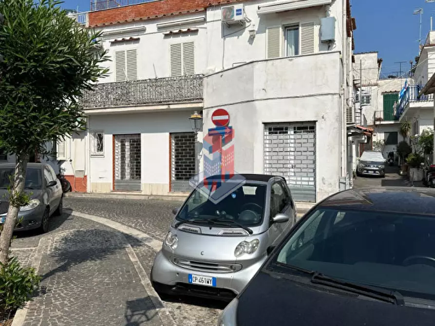 Immagine 10 di Appartamento in vendita  in ISCHIA-CASAMICCIOLA-VIA C.COLOMBO (PERRONE) a Casamicciola Terme