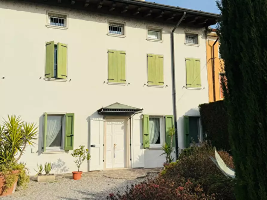 Immagine 4 di Casa trifamiliare in vendita  a Castel Goffredo