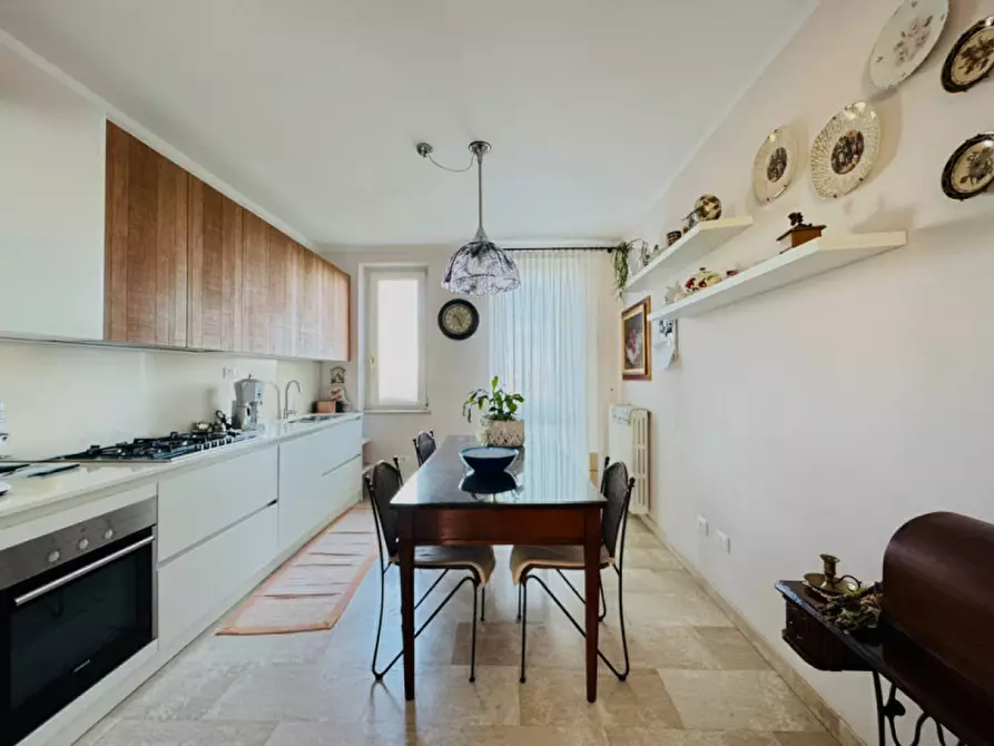 Immagine 7 di Casa trifamiliare in vendita  a Castel Goffredo