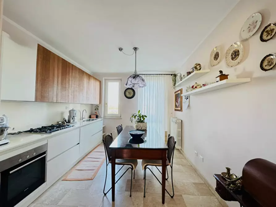 Immagine 8 di Casa trifamiliare in vendita  a Castel Goffredo