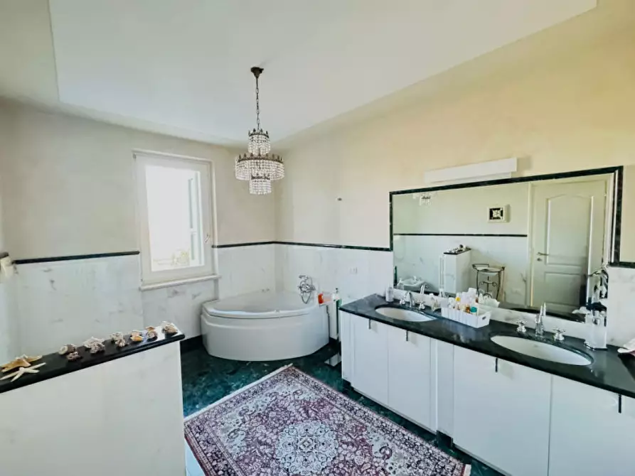 Immagine 30 di Casa trifamiliare in vendita  a Castel Goffredo