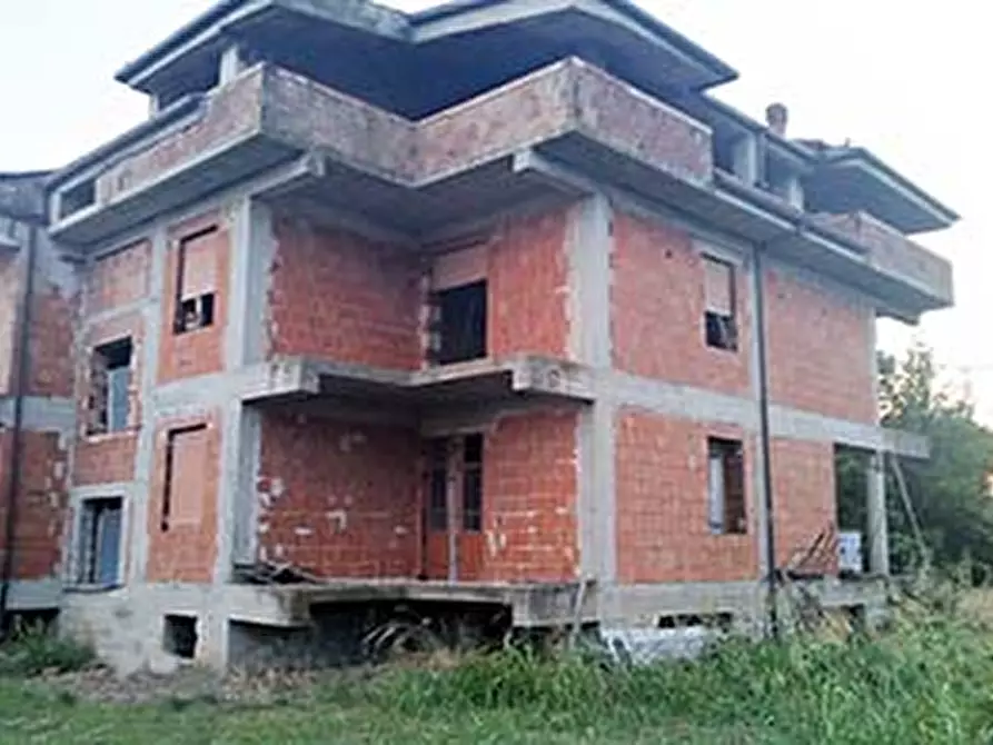 Immagine 1 di Villa in vendita  in Via Acqua dei Pioppi a Eboli