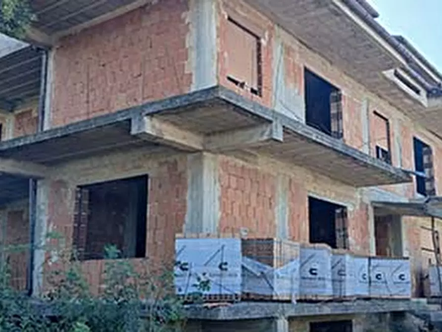 Immagine 2 di Villa in vendita  in Via Acqua dei Pioppi a Eboli