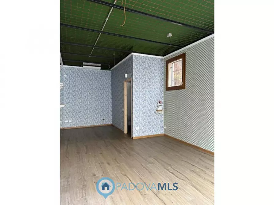 Immagine 5 di Negozio in vendita  in Via A. Gramsci, 77 a Cadoneghe