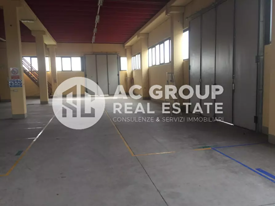 Immagine 1 di Capannone industriale in affitto  in Via I Maggio a Origgio