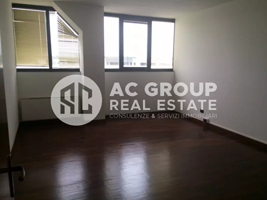 Immagine 6 di Capannone industriale in affitto  in Via I Maggio a Origgio