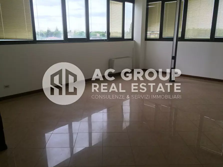 Immagine 9 di Capannone industriale in affitto  in Via I Maggio a Origgio