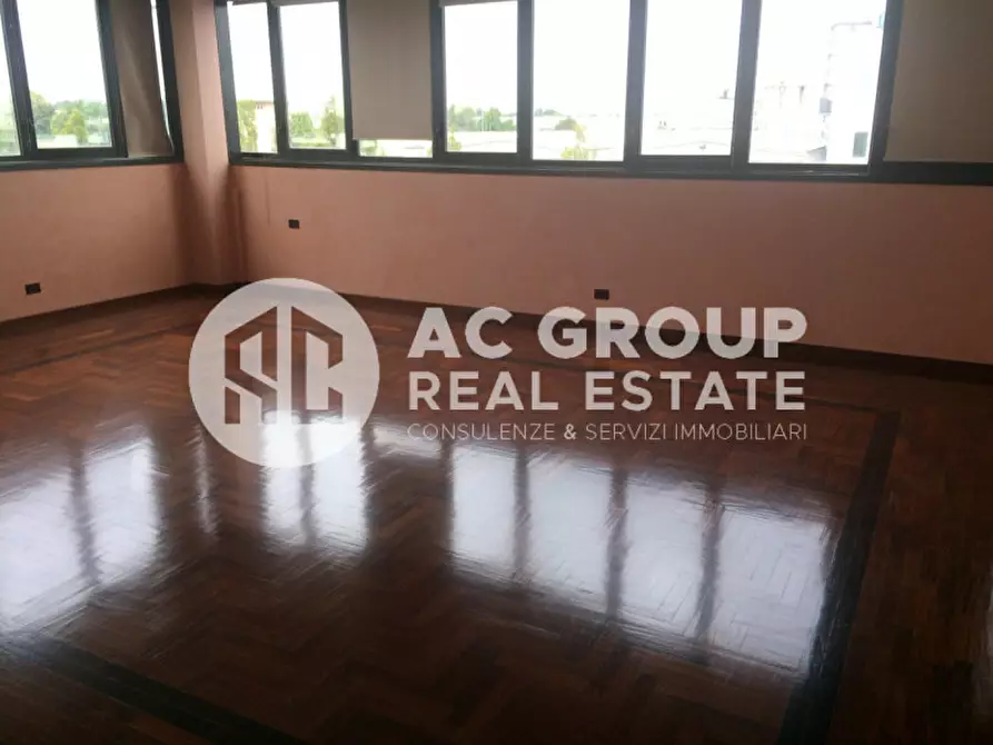 Immagine 15 di Capannone industriale in affitto  in Via I Maggio a Origgio