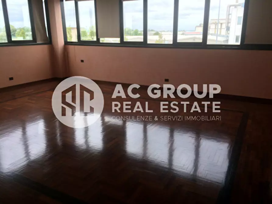 Immagine 16 di Capannone industriale in affitto  in Via I Maggio a Origgio