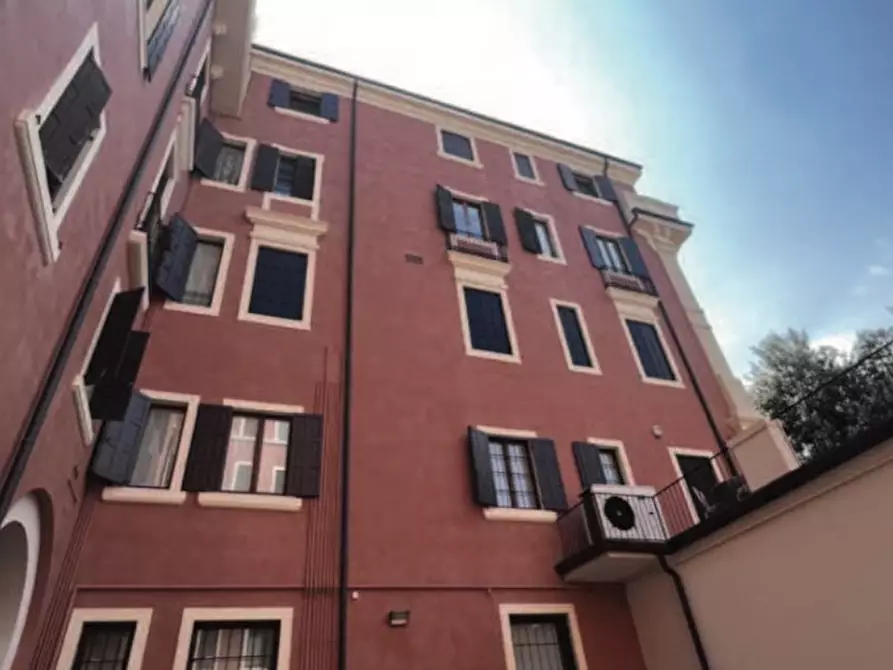 Immagine 5 di Appartamento in vendita  in CORSO PORTA NUOVA 133 a Verona